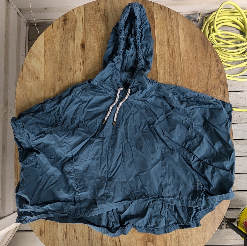 Alternative brand poncho (M)